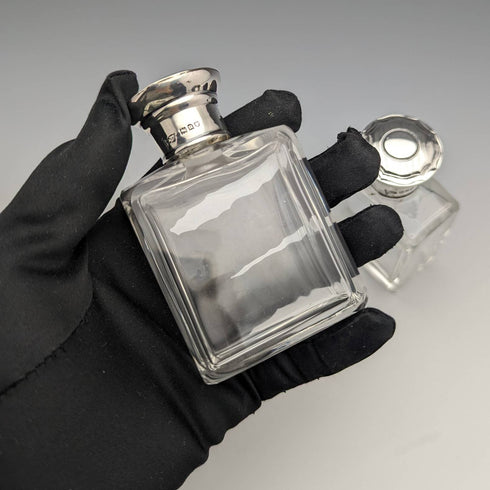 1915年 英国アンティーク 純銀蓋 ガラスボトルペア Walker and Hall